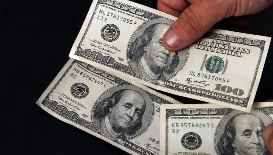 Ministro de Economía lanzó el Seguro Dólar para proteger a las pymes