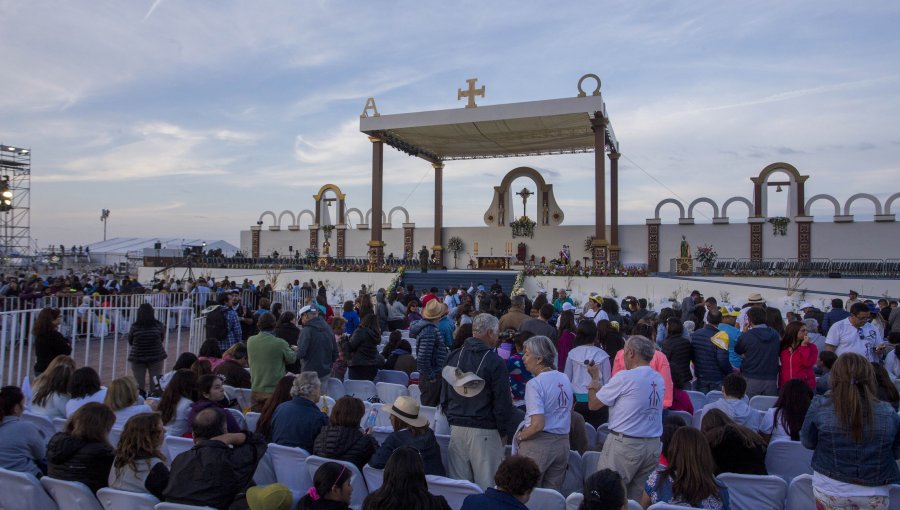 Papa se despide de Chile en Iquique, con temas de migrantes y violaciones a Derechos Humanos