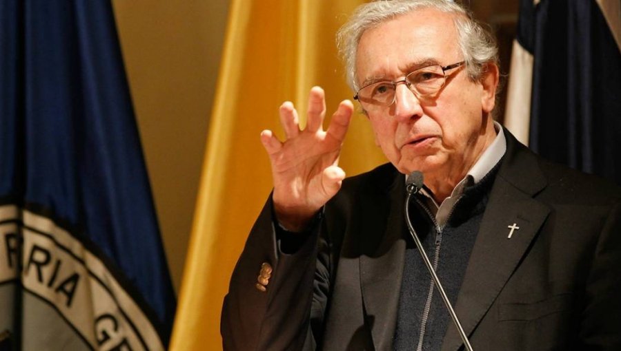 Fernando Montes: obispo Juan Barros fue "la primera víctima de Karadima"