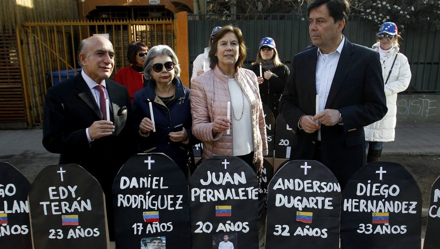 14 Ex Ministros envían carta a Bachelet porque rechazan invitaciones a Maduro y Castro a Cambio de Mando