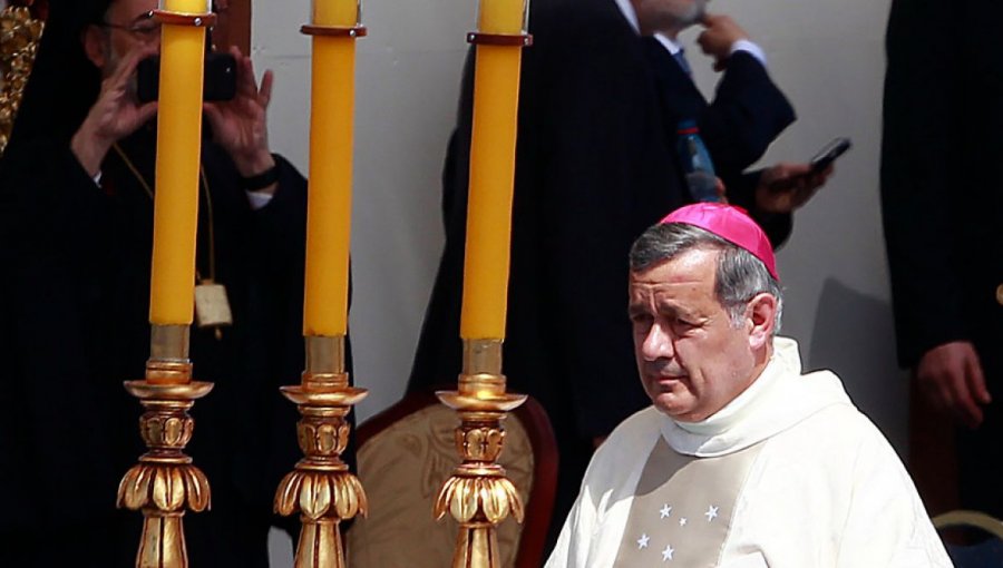 Confirman que Obispo Barros prestó declaración ante sacerdote que lo investiga