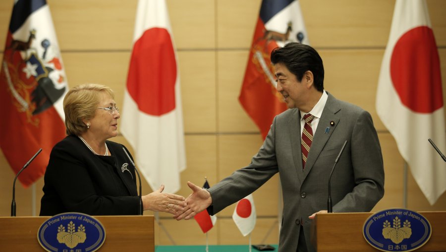 Bachelet en Japón: Tras reunión con Shinzo Abe Presidenta expresó “enérgica condena” a Corea del Norte