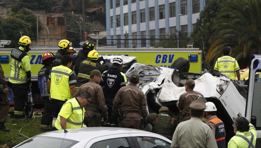 Valparaíso: Suben a 45 los heridos en volcamiento de bus, uno en riesgo vital