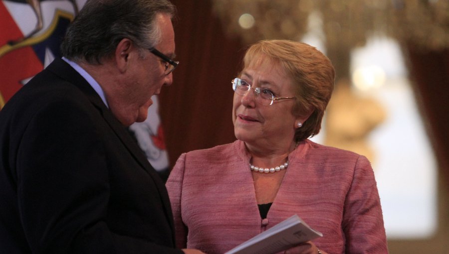 Ex Ministro Campos devela en un vídeo el episodio Punta Peuco con Michelle Bachelet