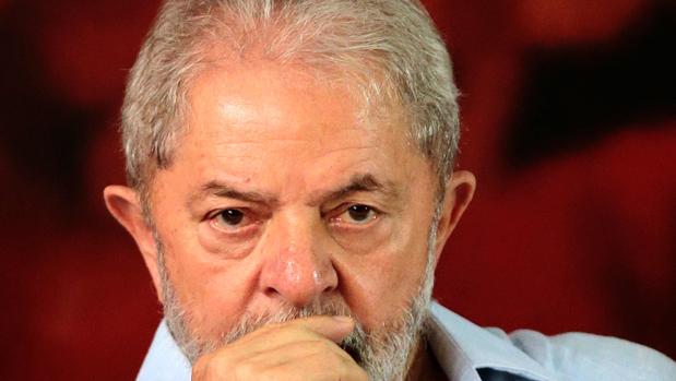 Juez brasileño ordena prisión para expresidente Lula da Silva por caso de corrupción