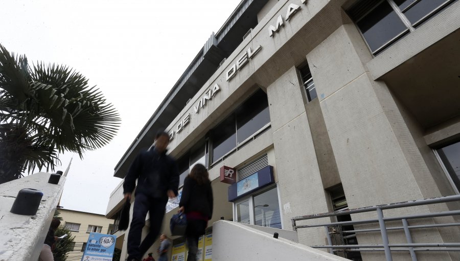Peatón que cayó a foso en Reñaca gana juicio a Municipio de Viña del Mar: Le tendrán que pagar 70 millones de pesos