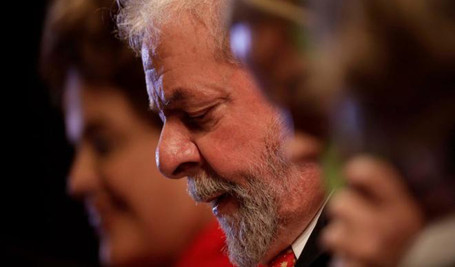 Lula desafía orden de prisión: Negociaciones se podrían alargar durante todo el fin de semana