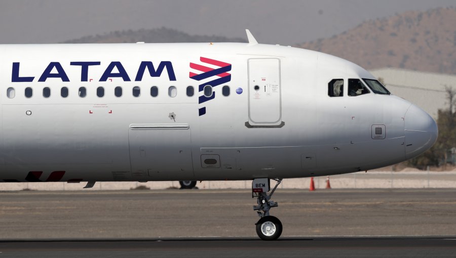 Se confirma huelga legal en Lan Express: Se verán afectados vuelos nacionales e internacionales