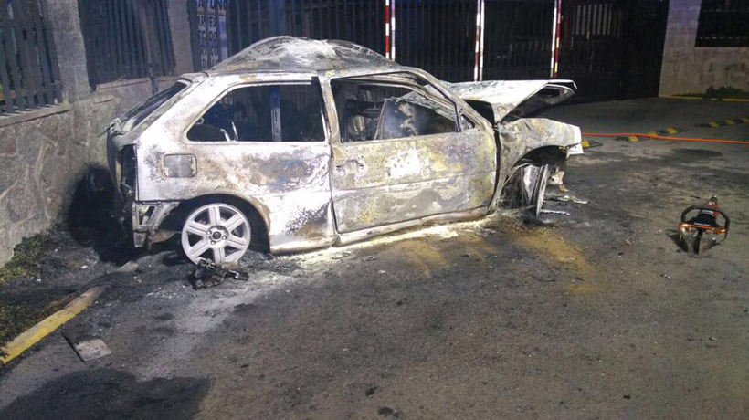Cuatro personas murieron calcinadas al chocar en vehículo en El Quisco
