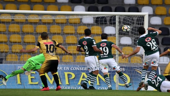 Primera B: Coquimbo Unido goleó a un complicado Santiago Wanderers