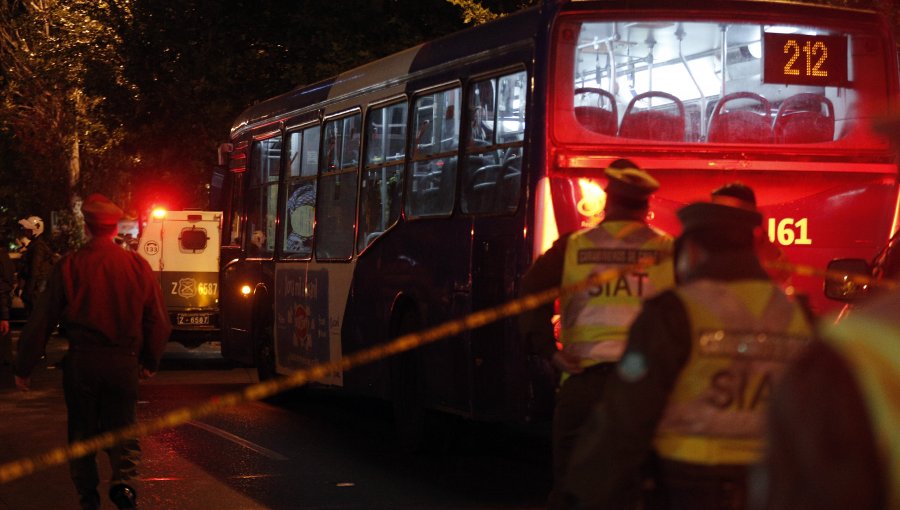 Asaltantes matan de un balazo a joven guardia a bordo de un bus del Transantiago