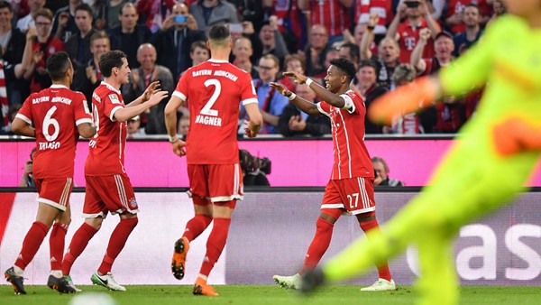 Sin el lesionado Vidal, Bayern goleó y avanzó a la final de la Copa de Alemania