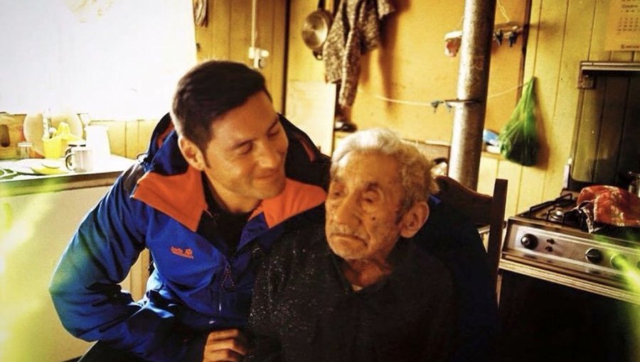 Pancho Saavedra despide así al hombre más longevo de Chile que murió a los 121 años
