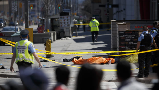 Atropello masivo en Toronto: Sube a 10 el número de muertos y en 15 los heridos