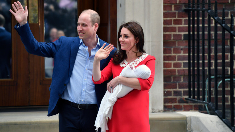 Kate Middleton conmueve a la Red con la primera foto de su tercer hijo besado por su hermana Carlota