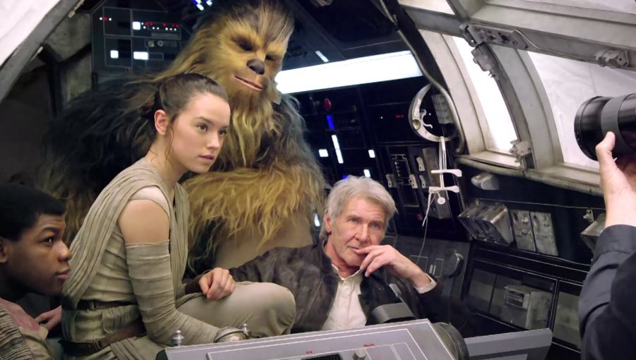 Película de Han Solo aterriza en la galaxia de "Star Wars" y elenco olvida los problemas