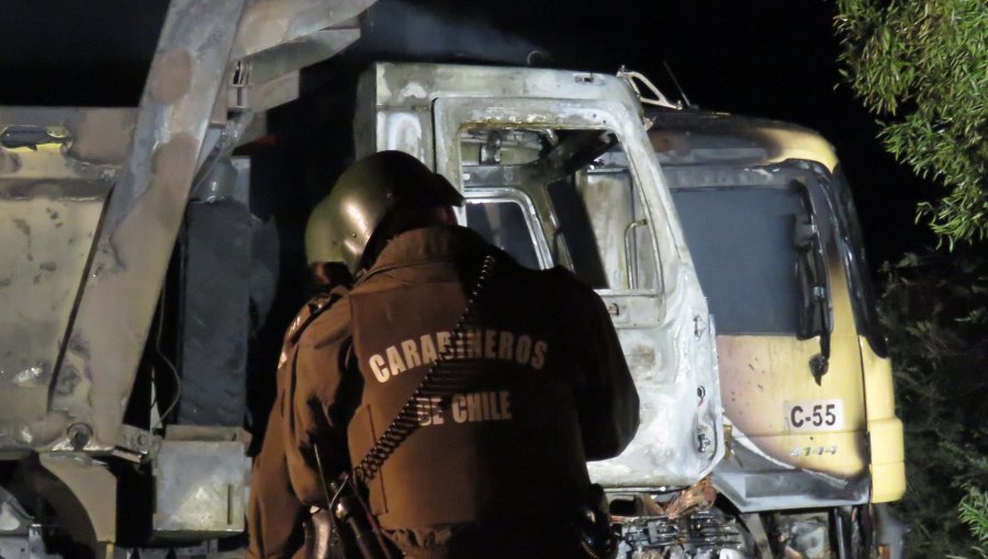 Ataque Incendiario en Arauco: Encapuchados queman dos camiones en comuna de Los Álamos