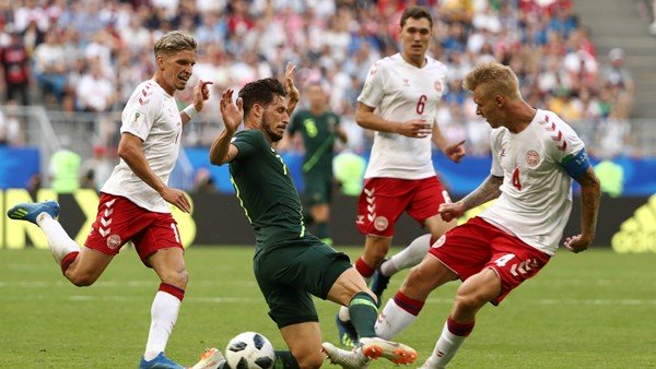 Australia y Dinamarca empataron y le dieron vida a Perú en el Mundial
