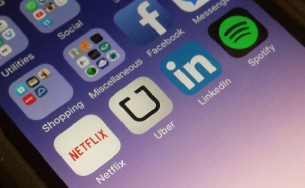 Piñera anuncia que plataformas tipo Uber, Netflix y Spotify deberán pagar impuestos en Chile