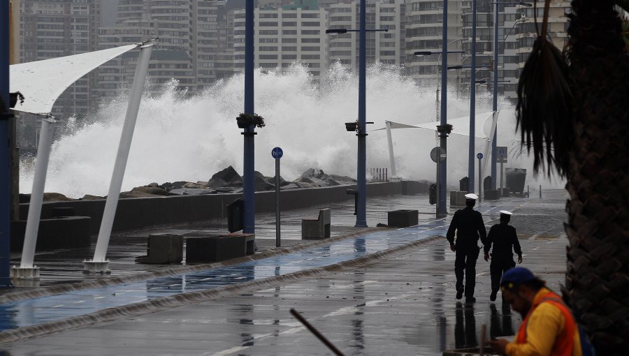 Borde costero desde Concón a Valparaíso permanecerá cerrado por marejadas: Galería de fotos