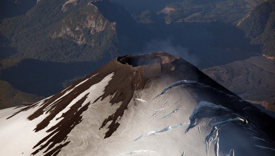 Seis volcanes en el sur de Chile ponen en alerta a la Onemi con inusual actividad
