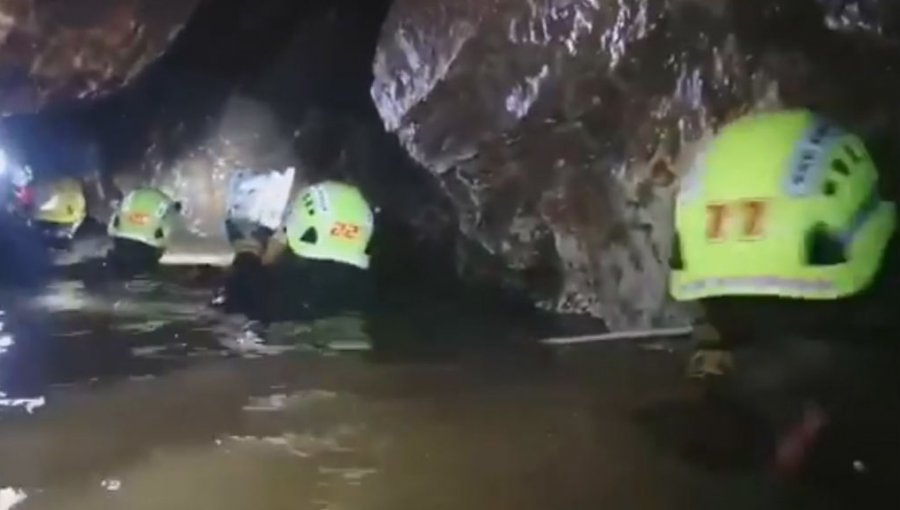 Rescatan a cuatro de los niños tailandeses atrapados en cueva: El resto espera al lunes
