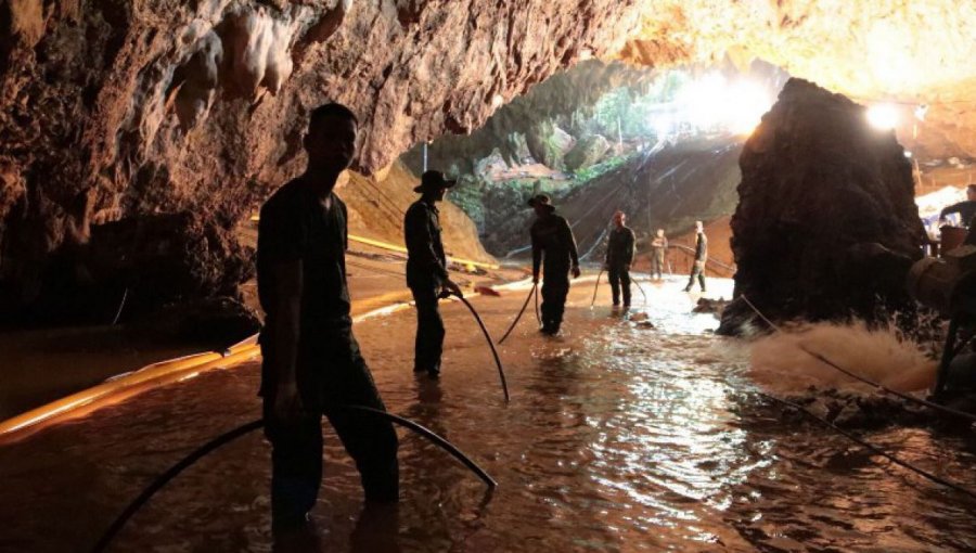 Rescatan a otras tres personas de cueva en Tailandia: Ya van 8 niños