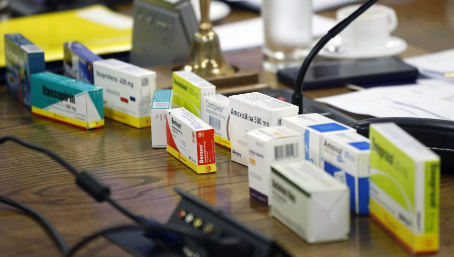 Salud alerta sobre importación de fármacos sin permiso para usarlos en Chile