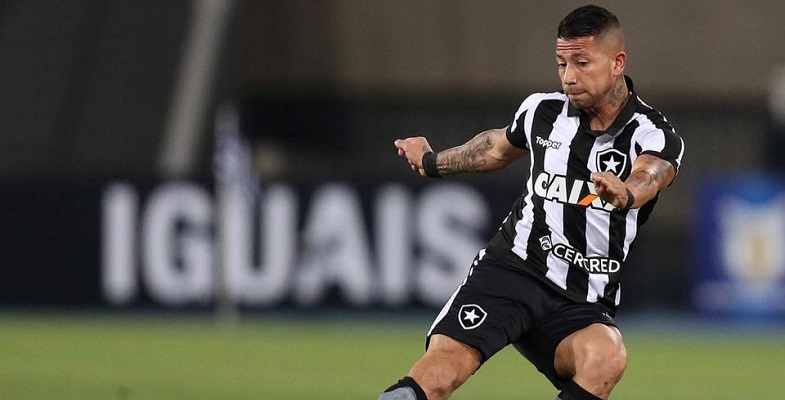 Leonardo Valencia jugó en caída de Botafogo ante un Corinthians volvió al triunfo