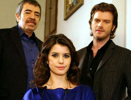 "Behlul, ¿Estás de vuelta?: Canal 13 pondrá nuevamente en pantalla teleserie turca "Amor Prohibido"