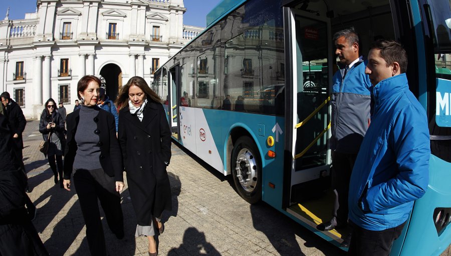 Nuevo Transantiago tendrá buses con aire acondicionado y sin torniquetes