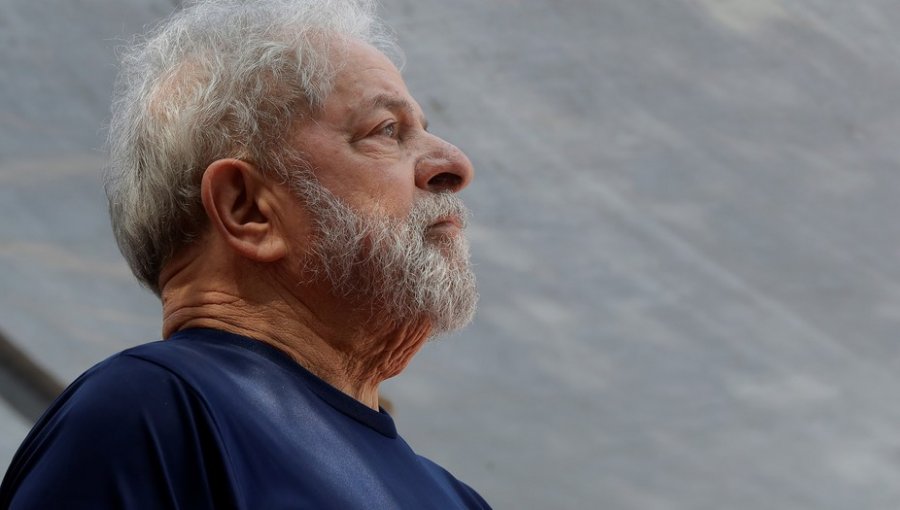 Encarcelado Lula se retira de carrera presidencial en Brasil