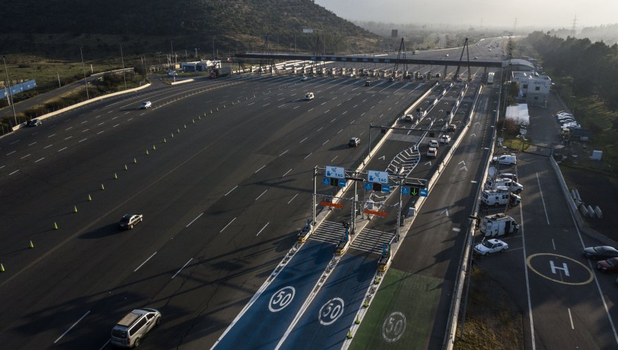 Gobierno valora tránsito expedito en carreteras para salir de Santiago