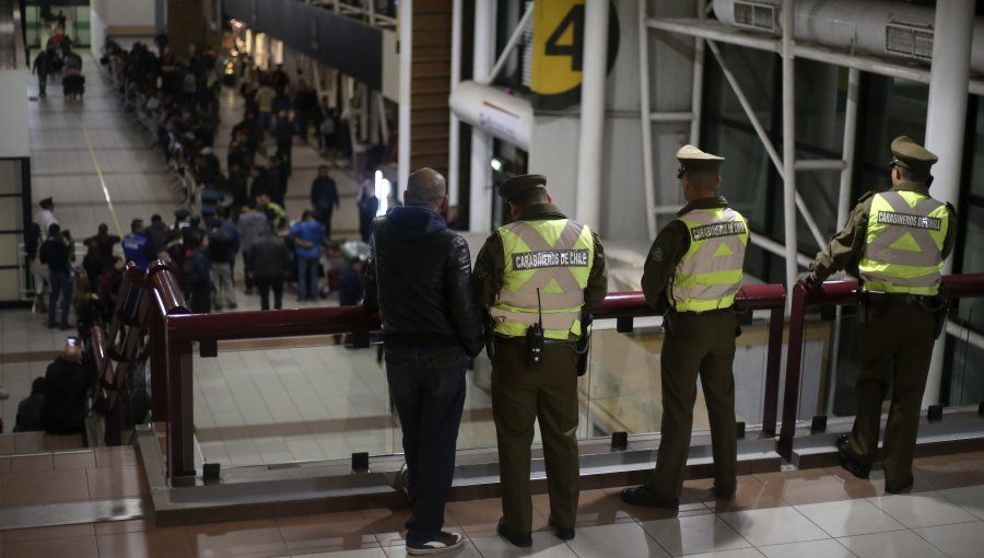 Hurtos y robos son los delitos más comunes en el aeropuerto de Santiago