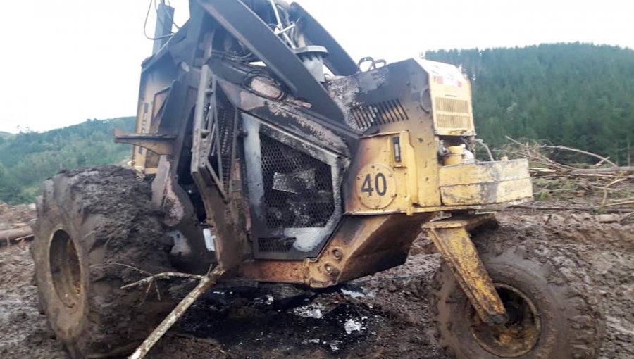 Nuevo ataque incendiario afecta a maquinaria forestal en comuna de Los Álamos