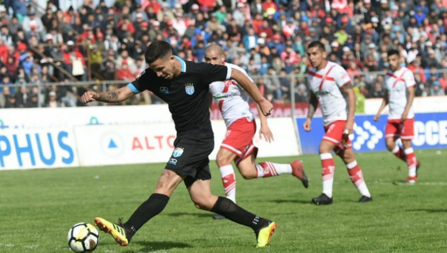 Magallanes remontó y le robó un punto a Deportes Valdivia en la Primera B