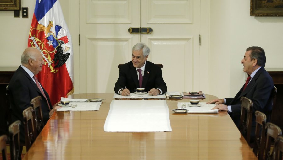 Piñera se reúne con ex presidentes Frei y Lagos por fallo de La Haya