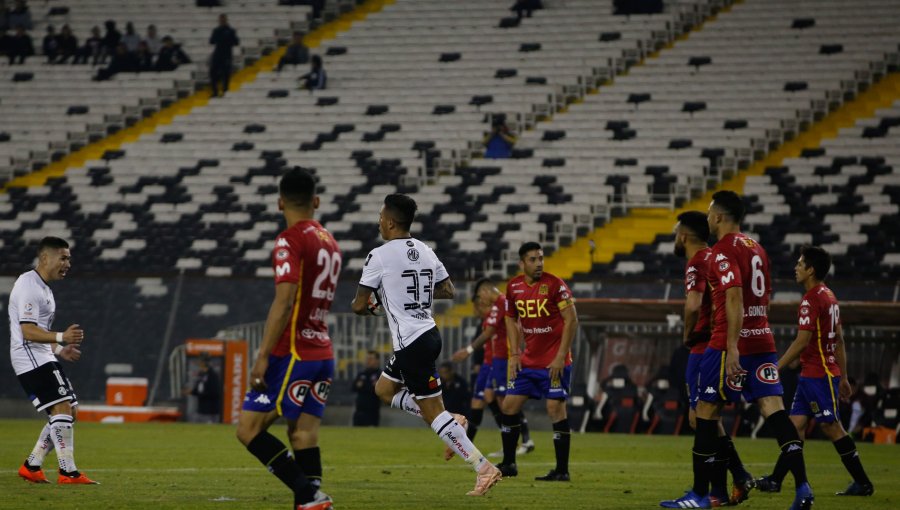 Con agónico gol de Lucas Barrios Colo Colo salva un empate ante Unión Española