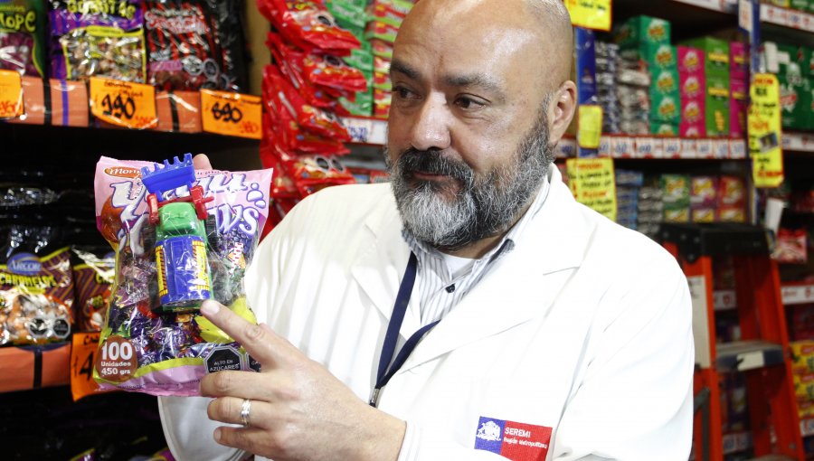 Halloween: Detectan infracciones a ley de etiquetado en la venta de dulces