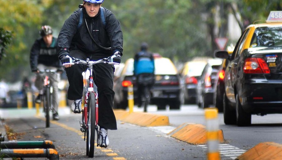 Comienza a regir Ley de Convivencia Vial: Ciclistas ya no pueden andar por la vereda