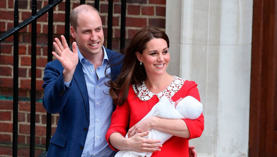 En fotografías oficiales príncipe Louis sorprende por evidente parecido que tiene con Kate Middleton
