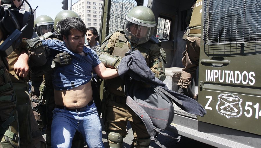 Manifestación en La Moneda por muerte de Catrillanca dejó seis detenidos