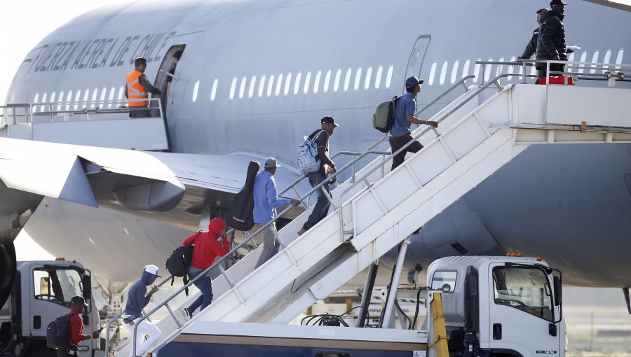 Otros 179 haitianos abandonaron voluntariamente el país: Hay 1.200 en espera