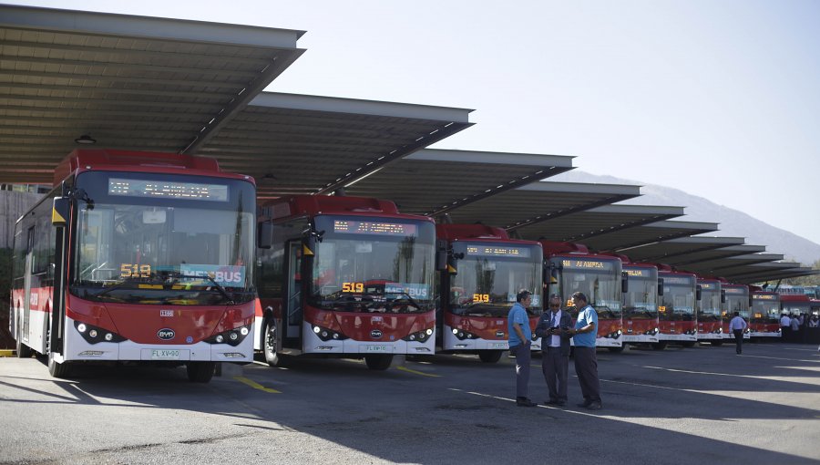 Se inauguró el primer recorrido de los nuevos buses eléctricos del Transantiago