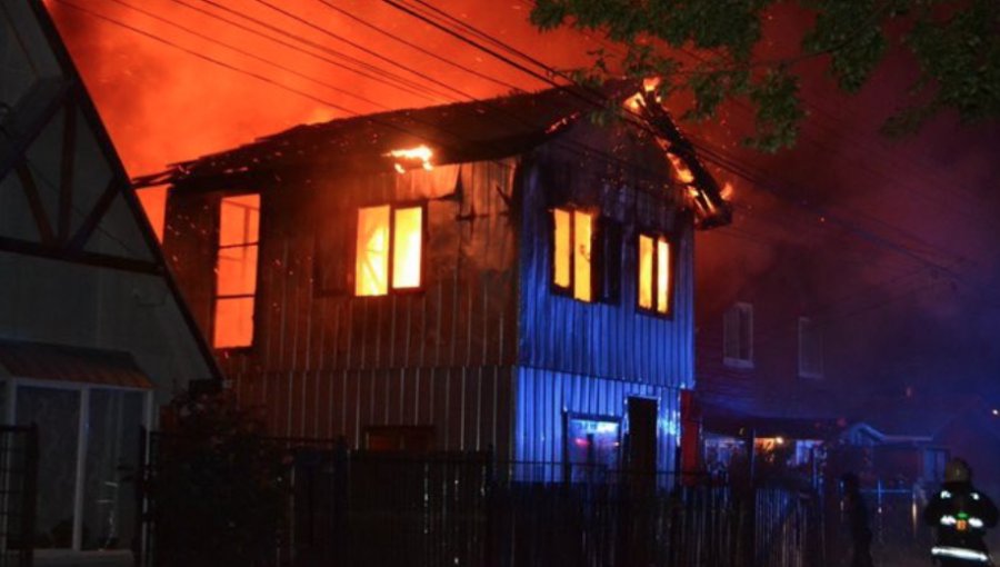 Una docena de damnificados dejó incendio de vivienda en Osorno