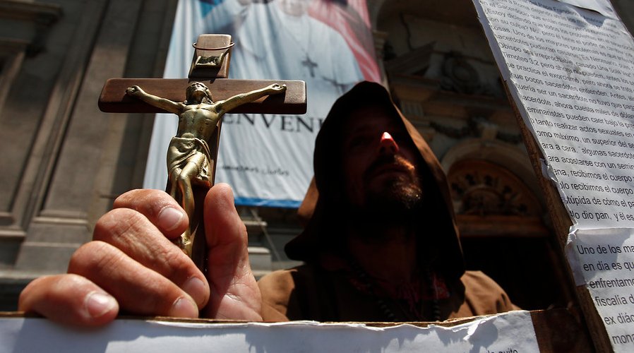 Jesuitas de Estados Unidos mencionan a sacerdote chileno en listado de abusadores