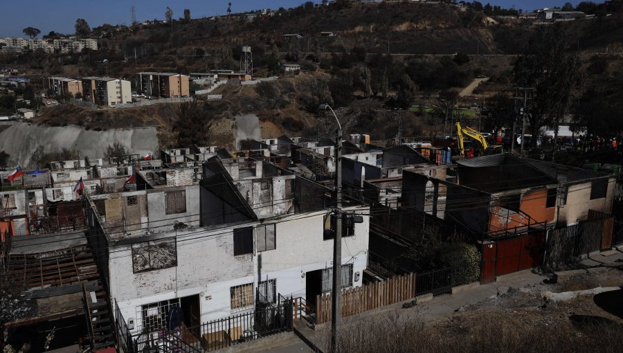 Corte dicta orden de no innovar y suspende demolición de viviendas afectadas por incendio en El Olivar de Viña del Mar