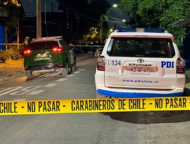 Padre e hija sufrieron violento portonazo en Ñuñoa: fueron encañonados por delincuentes que se dieron a la fuga