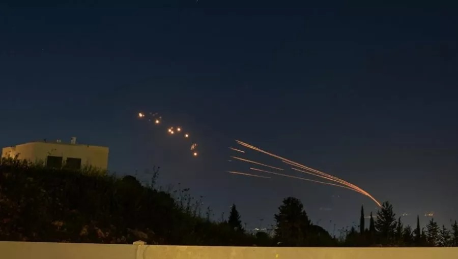 Israel lanza ataque acotado de drones a base militar de Irán y agrava tensión en la zona