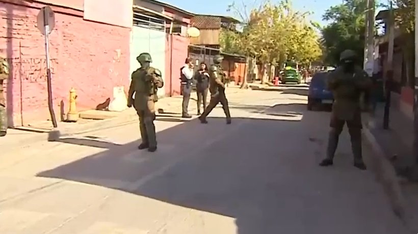 Detienen a hombre que se parapetó y disparó contra carabineros en Pudahuel: un funcionario policial resultó herido